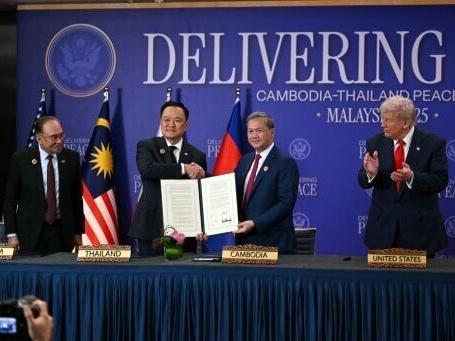 Trump co-signs Thailand-Cambodia ceasefire agreement